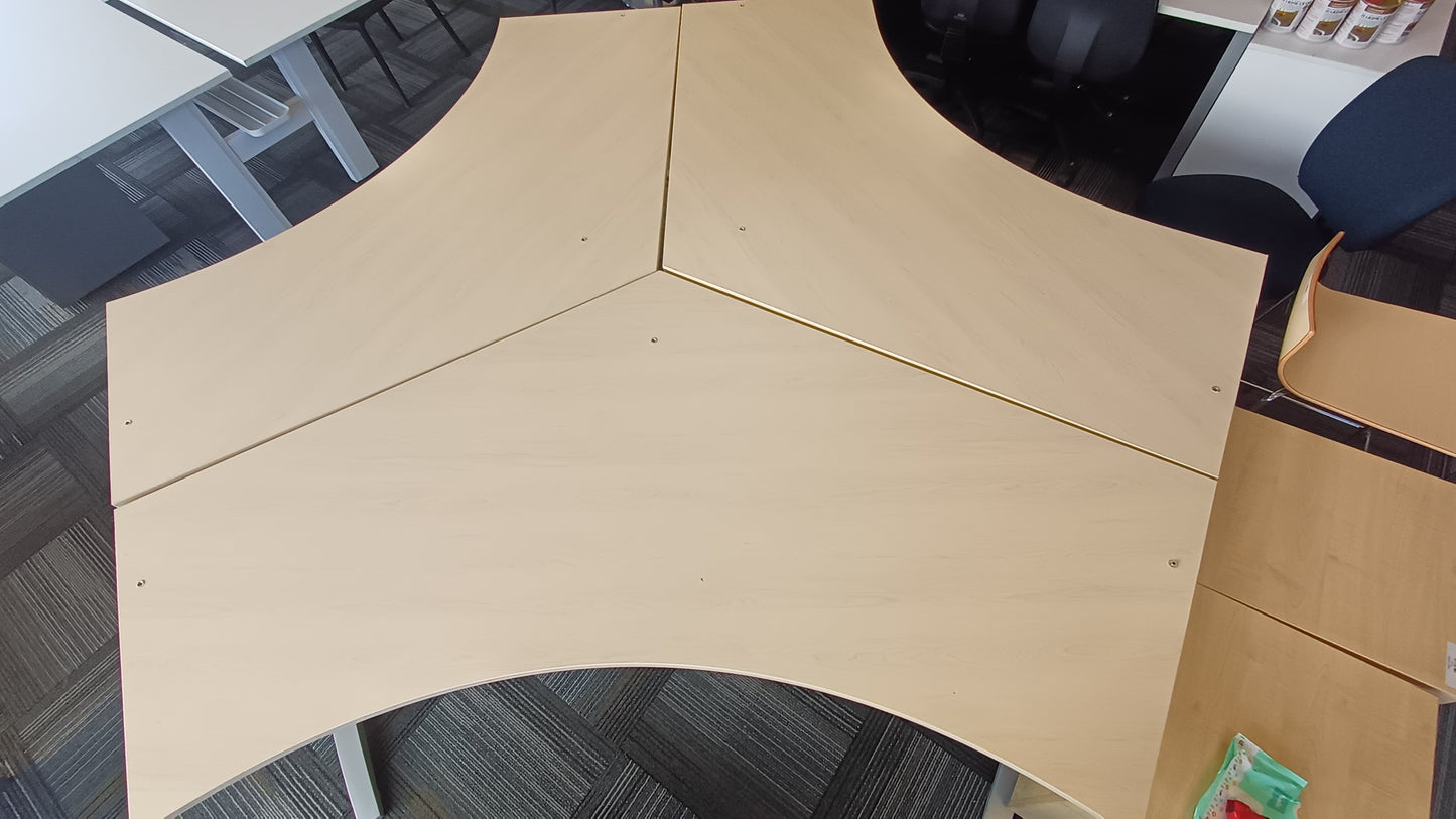 Pintari 120° 3 Pod Desk