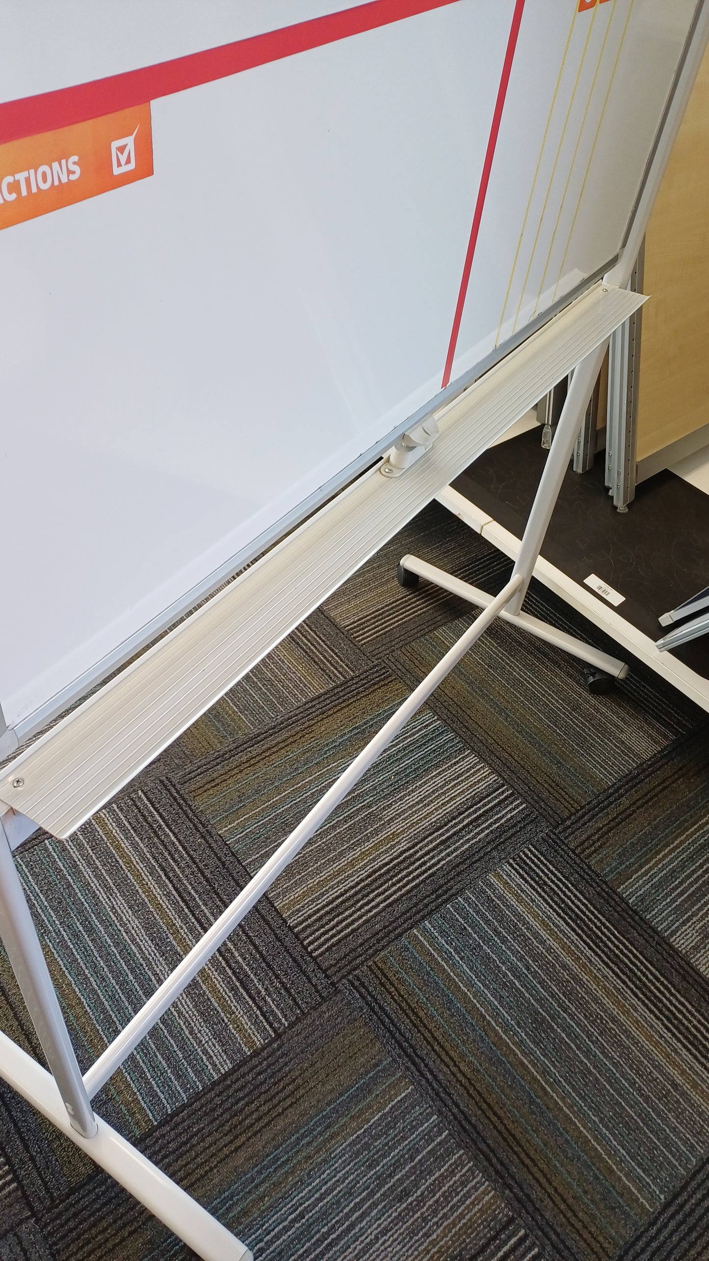 LITEWYTE Whiteboard with frame on wheels