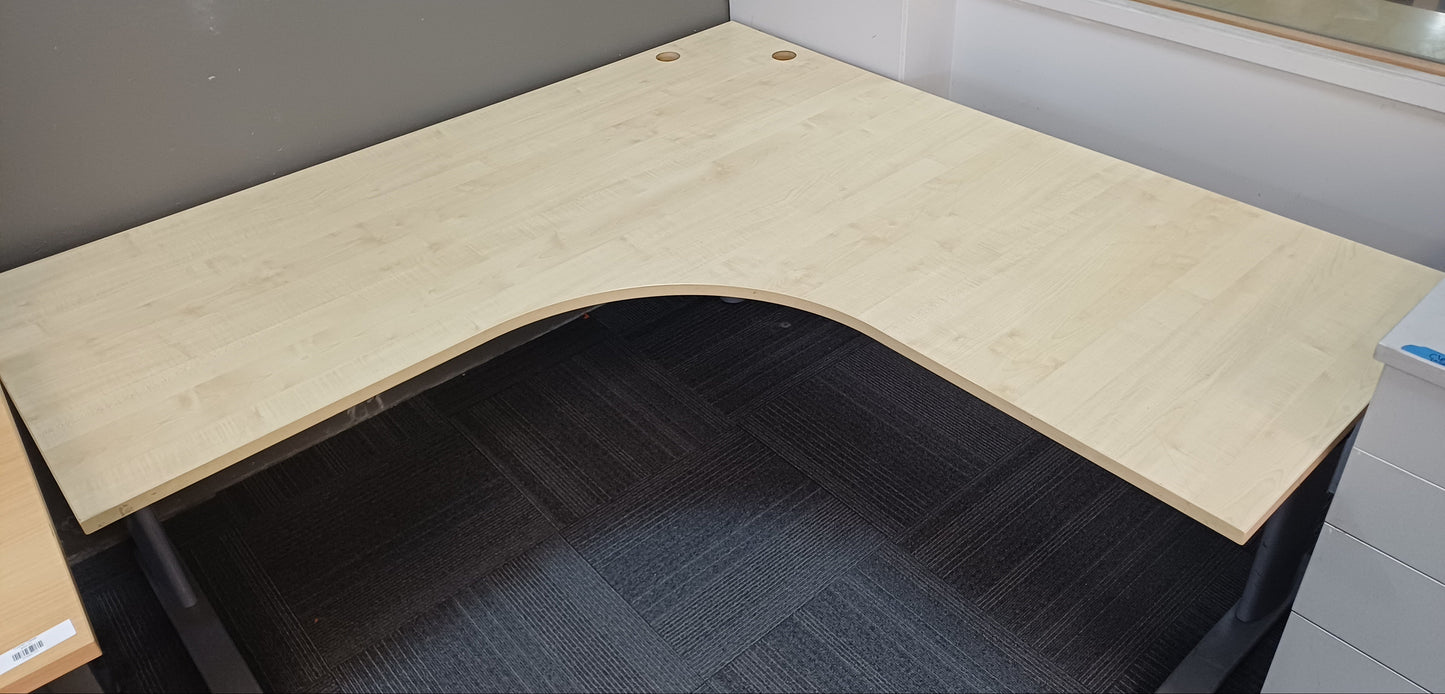 L Shape Desk - 1800W