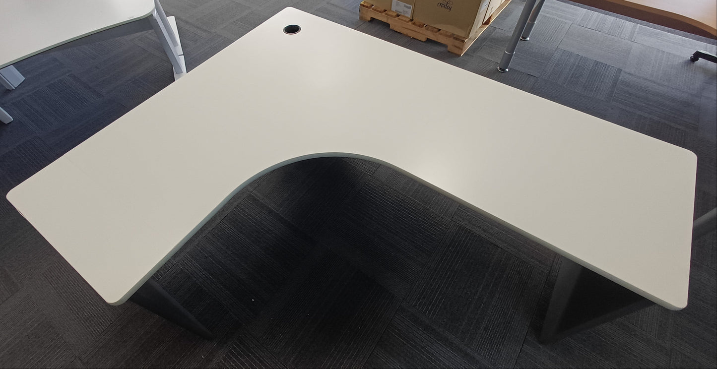 White L Shape Desk
