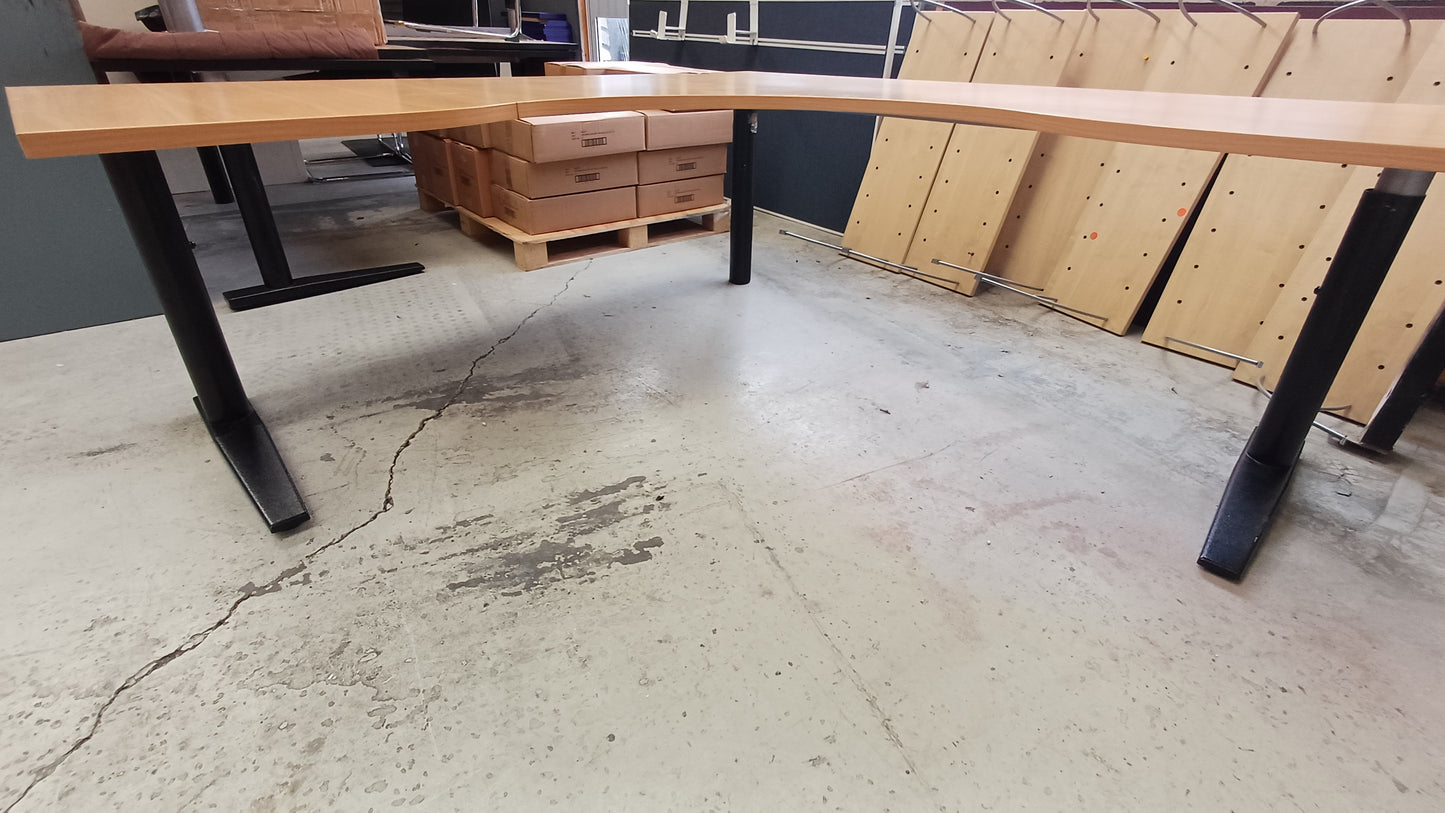 L shaped desk 1800mm