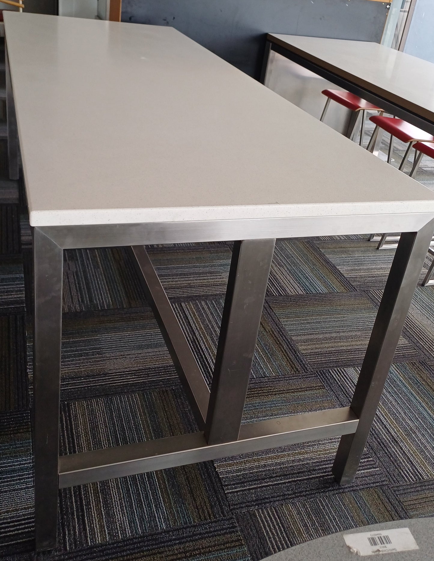 Large Solid Bar leaner (1)