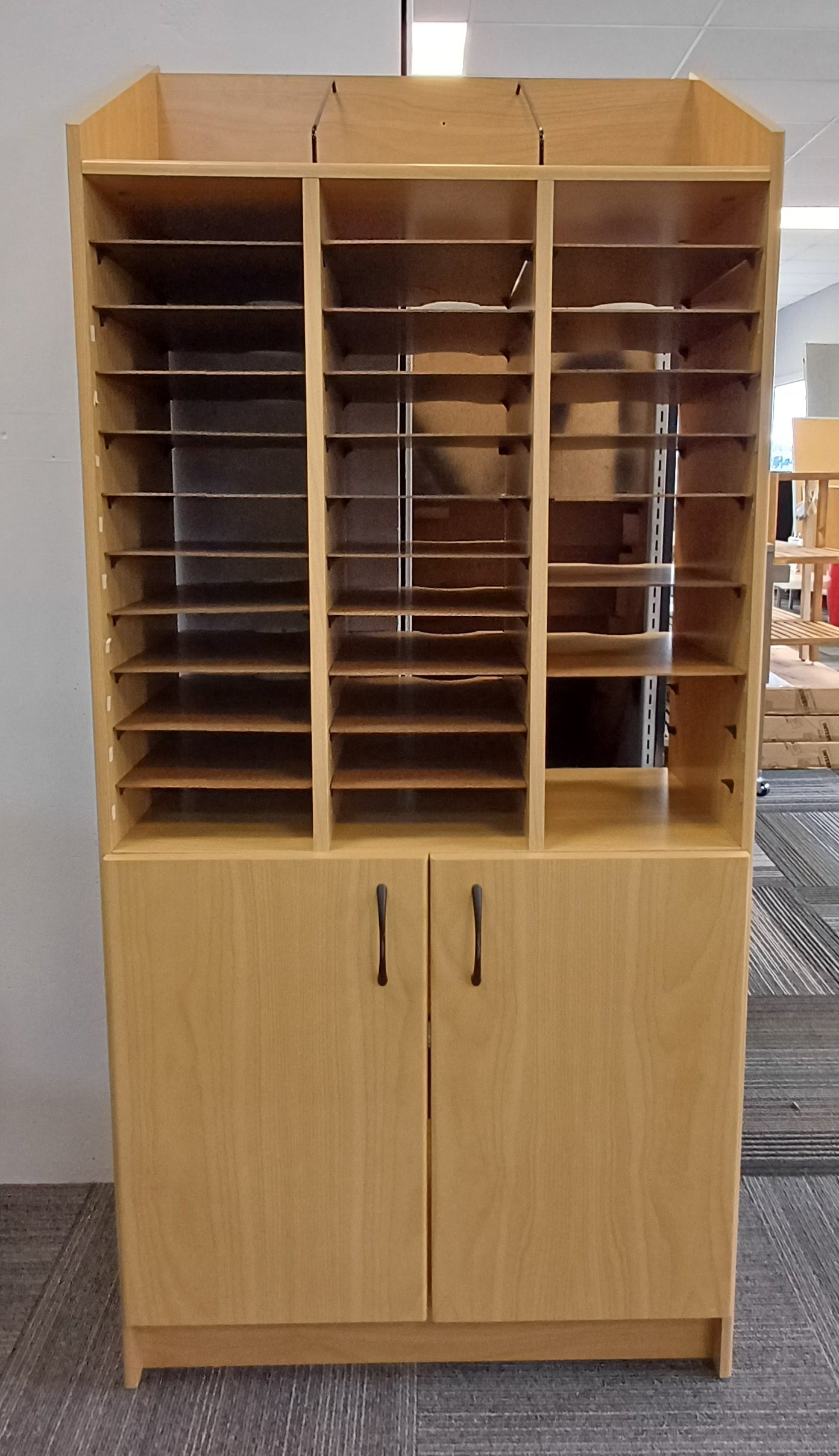 Shelving/Cabinet Unit