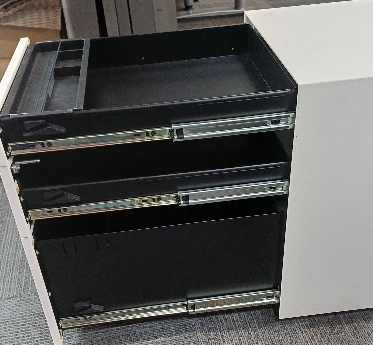 White 3 drawer set