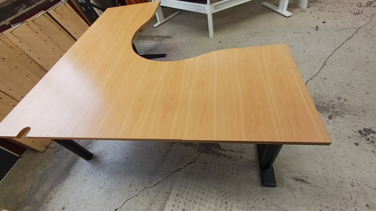 L shaped desk 1800mm
