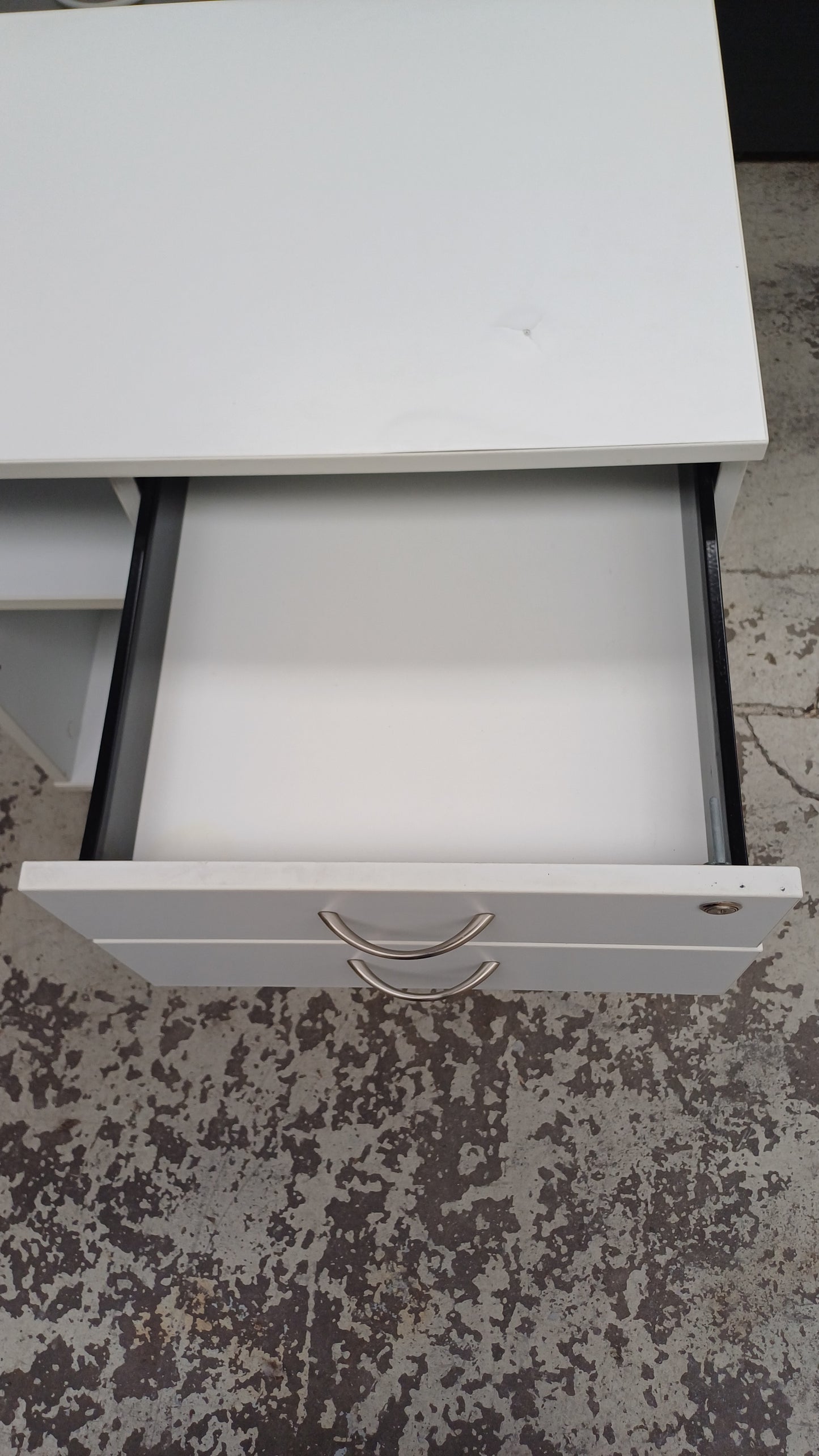 Cabinet with Wheels and Right-side Drawers - White