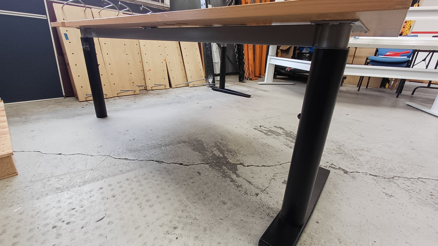 L shaped desk 1800mm