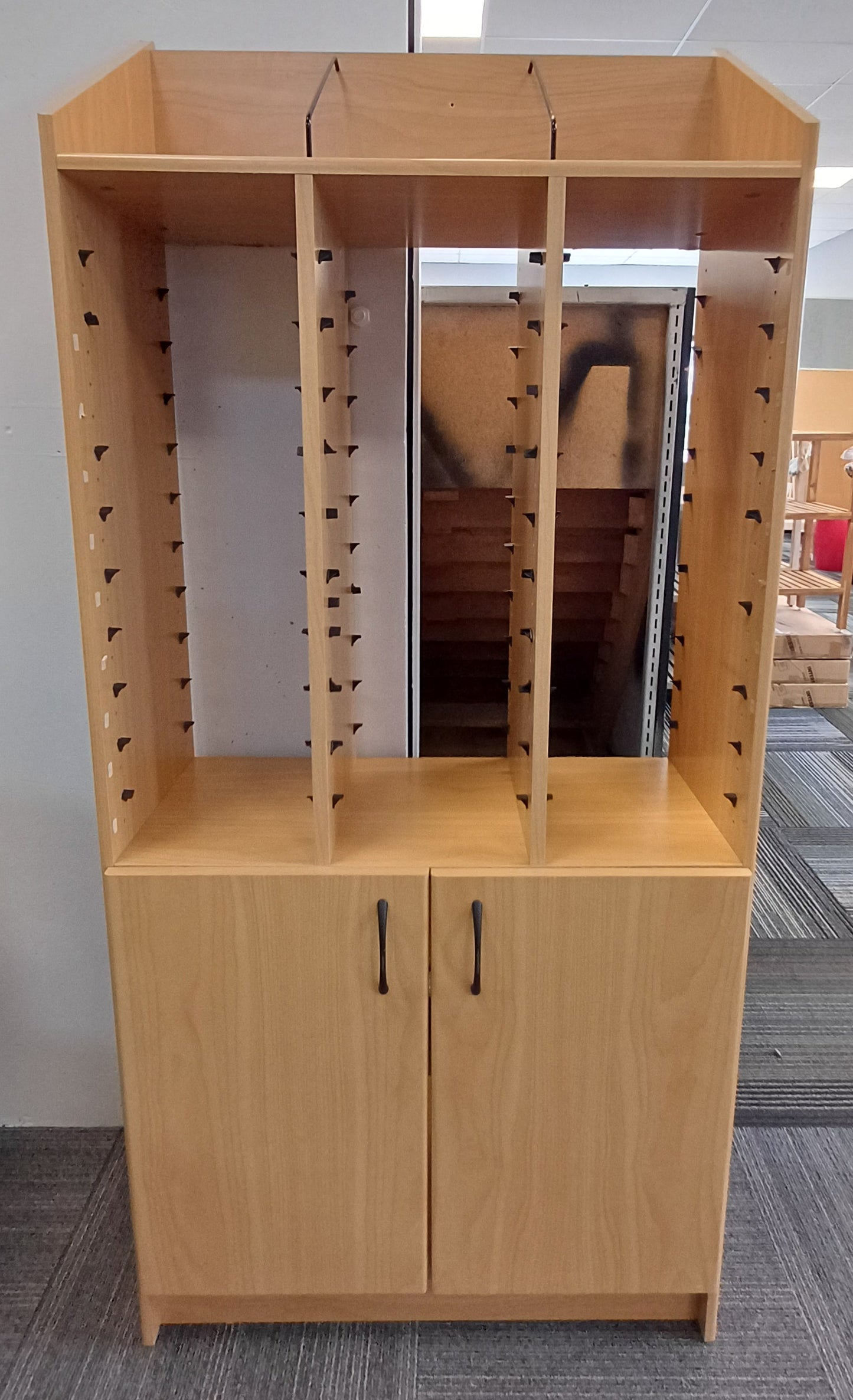 Shelving/Cabinet Unit