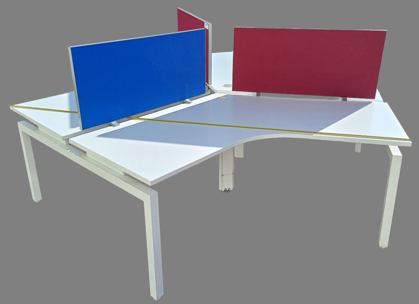 3 Person Pod Desk without Dividers