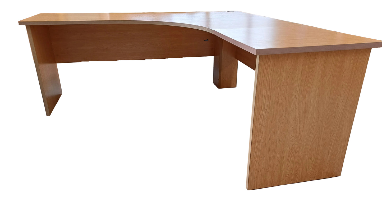 L shaped desk- 1800MM
