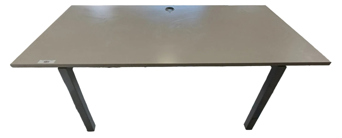 White Straight Desk 2 - 1800mm