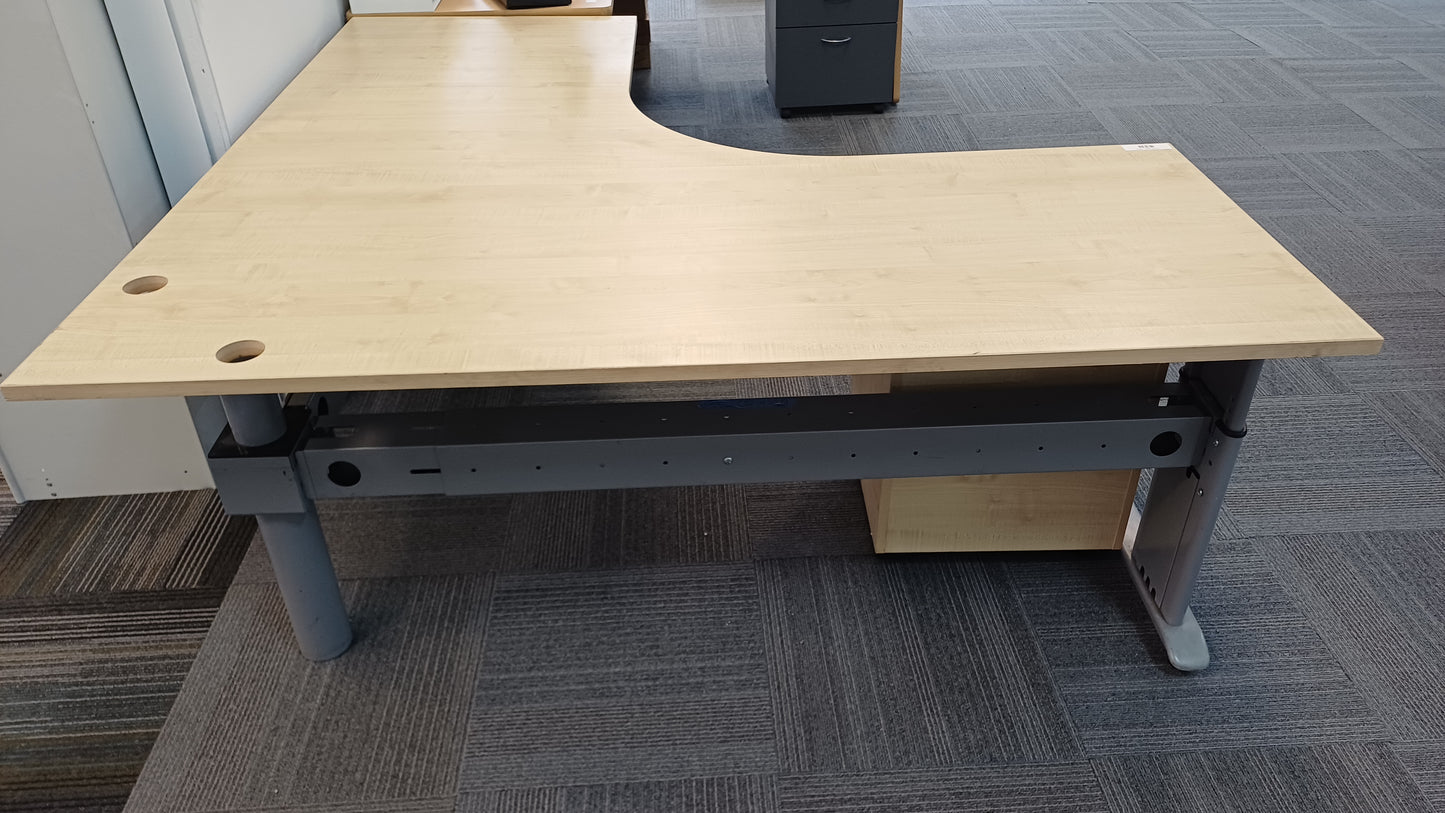 L Shape Desk - 1800W