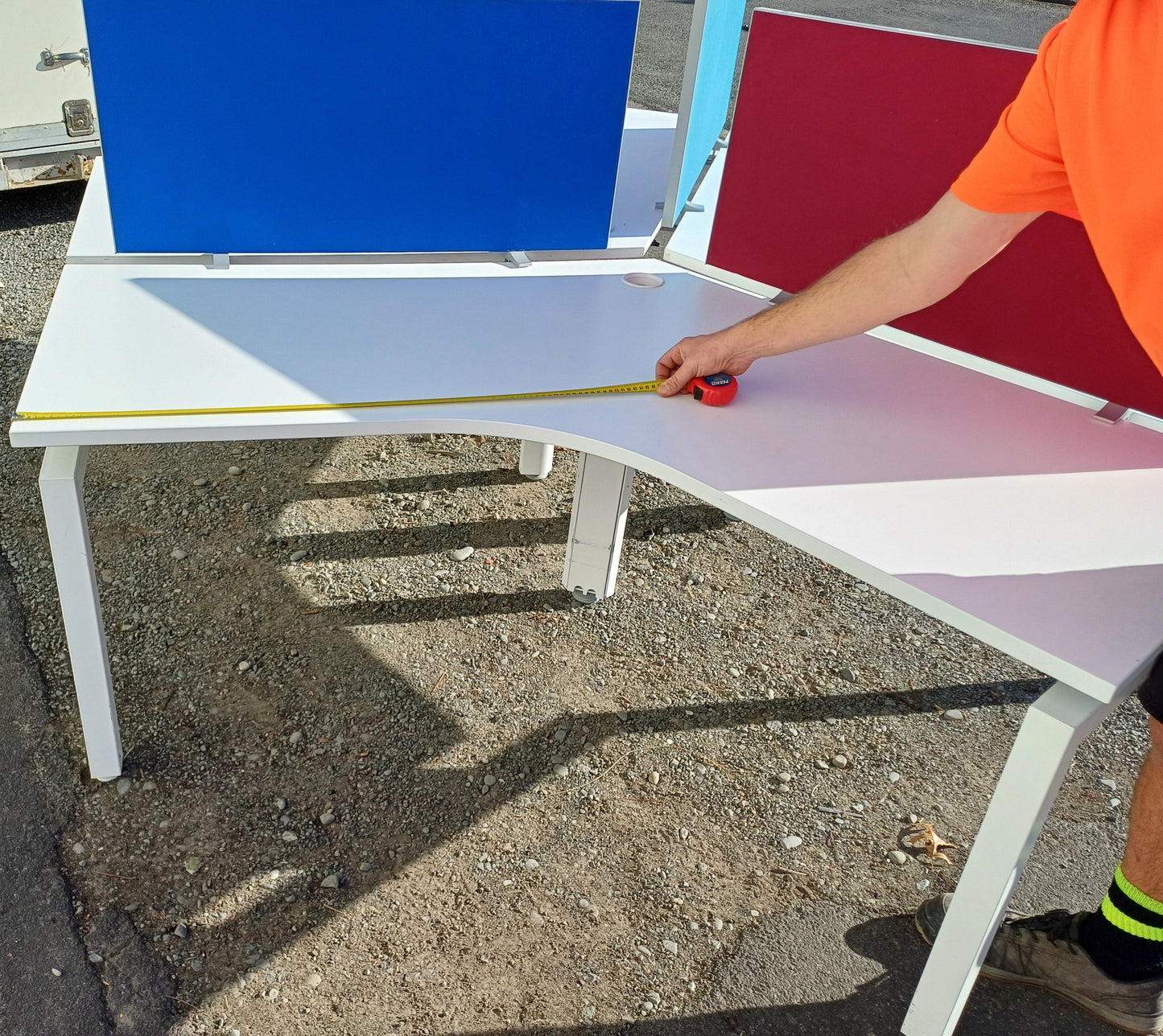 3 Person Pod Desk without Dividers