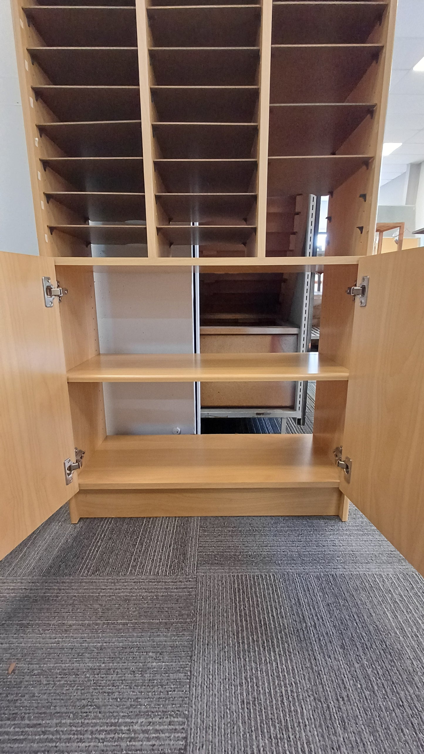Shelving/Cabinet Unit