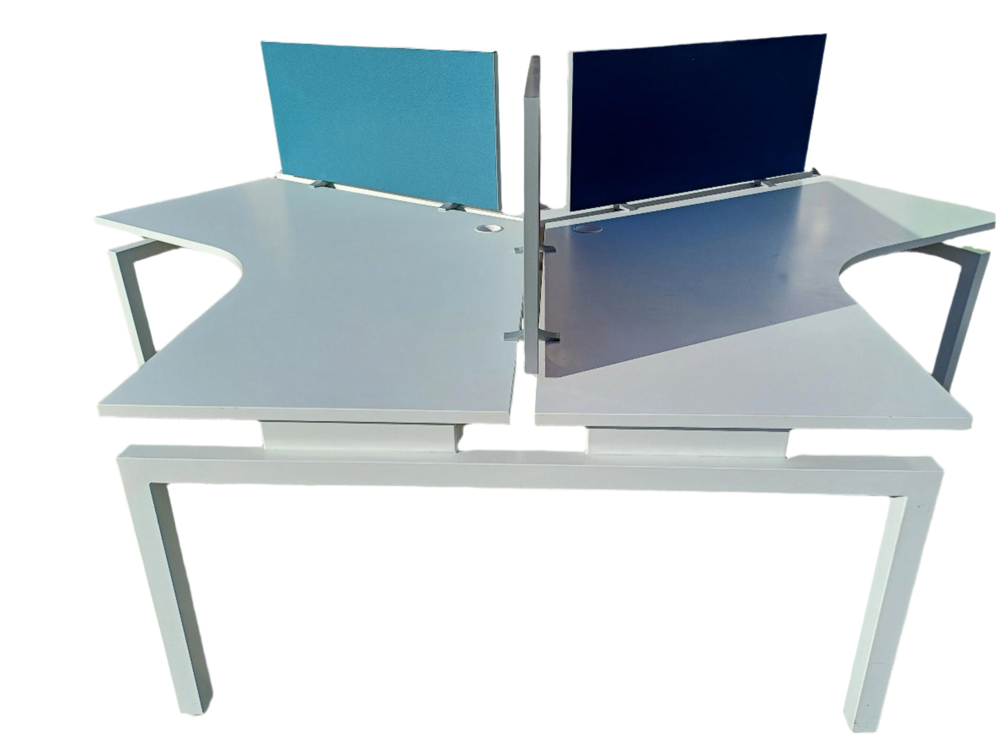 3 Person Pod Desk without Dividers