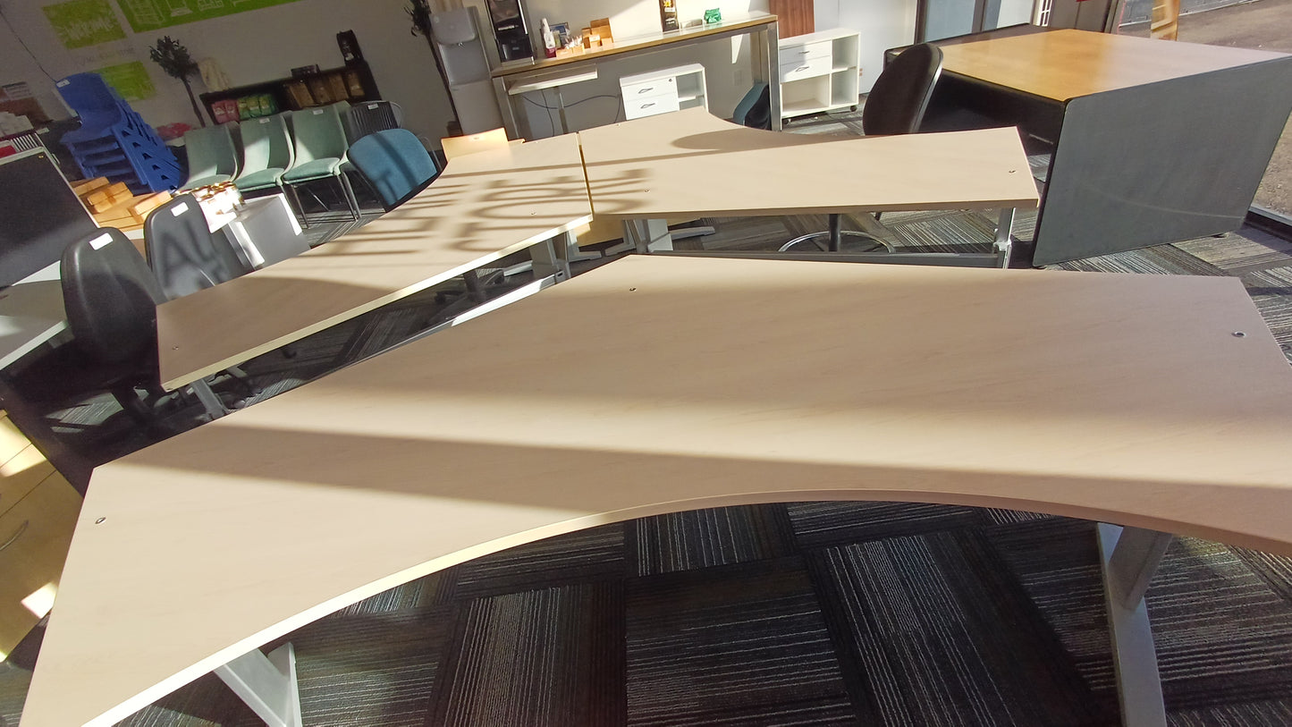 Pintari 120° 3 Pod Desk